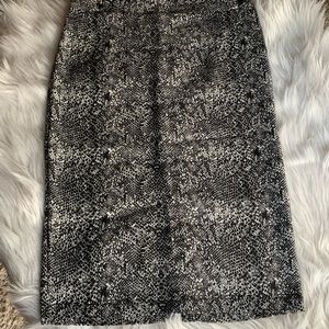 NWOT STUDIO Badgley Mischka size medium snakeskin print pencil skirt